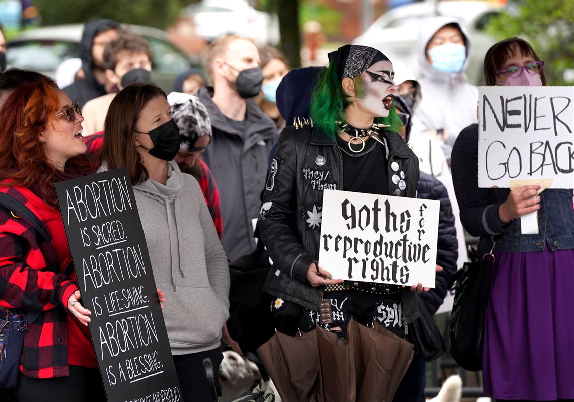 Protest at Freedom Corner advocates for transgender inclusion in abortion  debate | Pittsburgh Post-Gazette, image size:1140x798