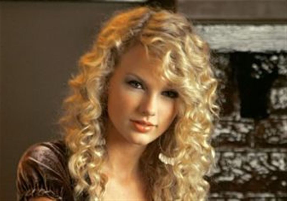 Taylor Swift plays Pittsburgh for the first time in 2006