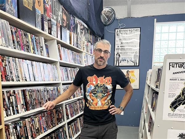 Jerry's Records celebrates the grand opening of nostalgia-geared