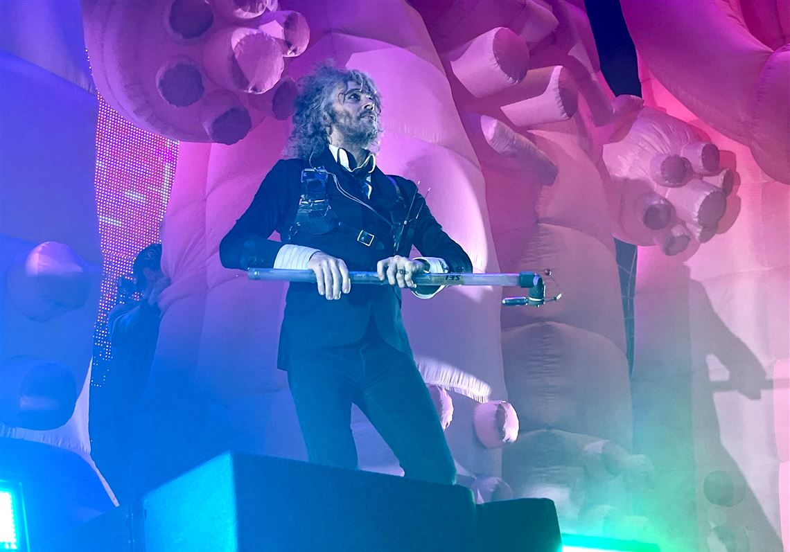 Review: Flaming Lips and Modest Mouse is an indie-rock dream bill