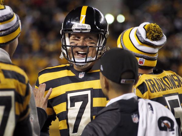 Colts-Steelers-Football-