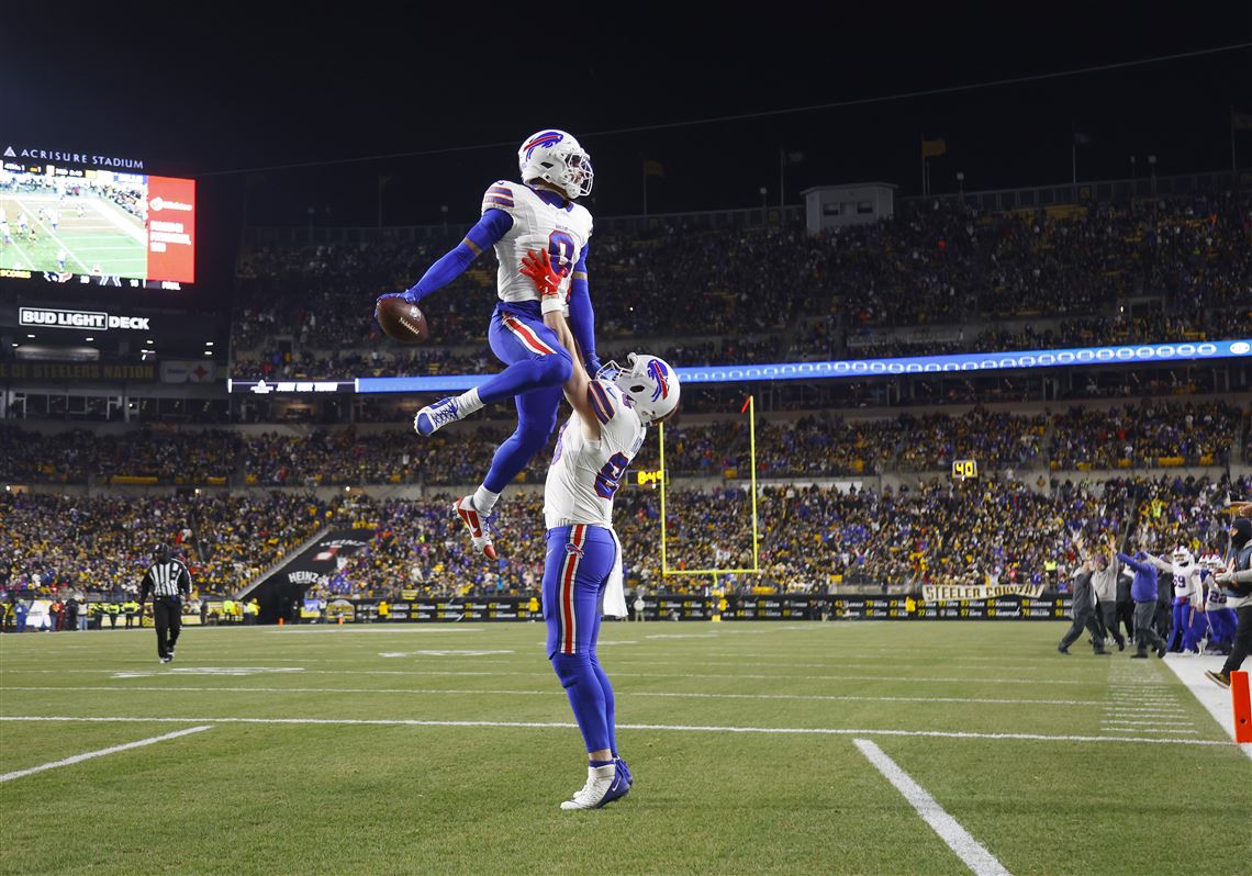 Steelers fans boo during 'Renegade' at Acrisure Stadium