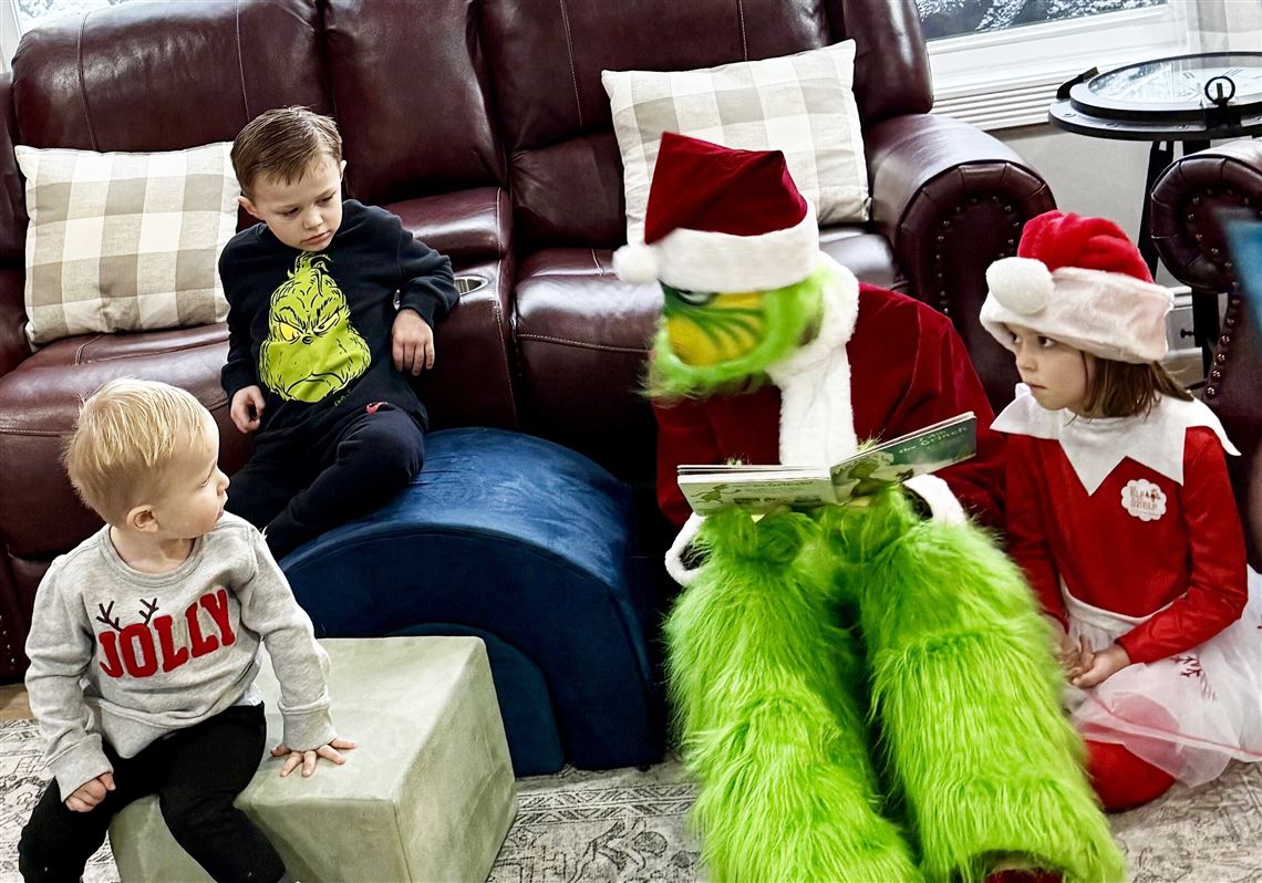 Golfing Grinch and Elf on the Shelf raise money for charity | Pittsburgh  Post-Gazette