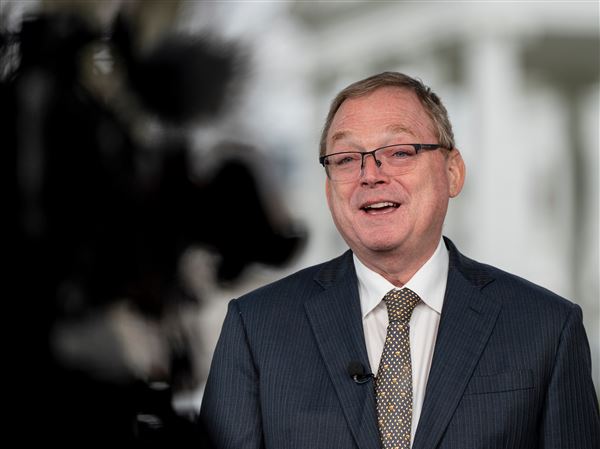 Hassett says Federal Reserve can reject Trump's views if he is chair