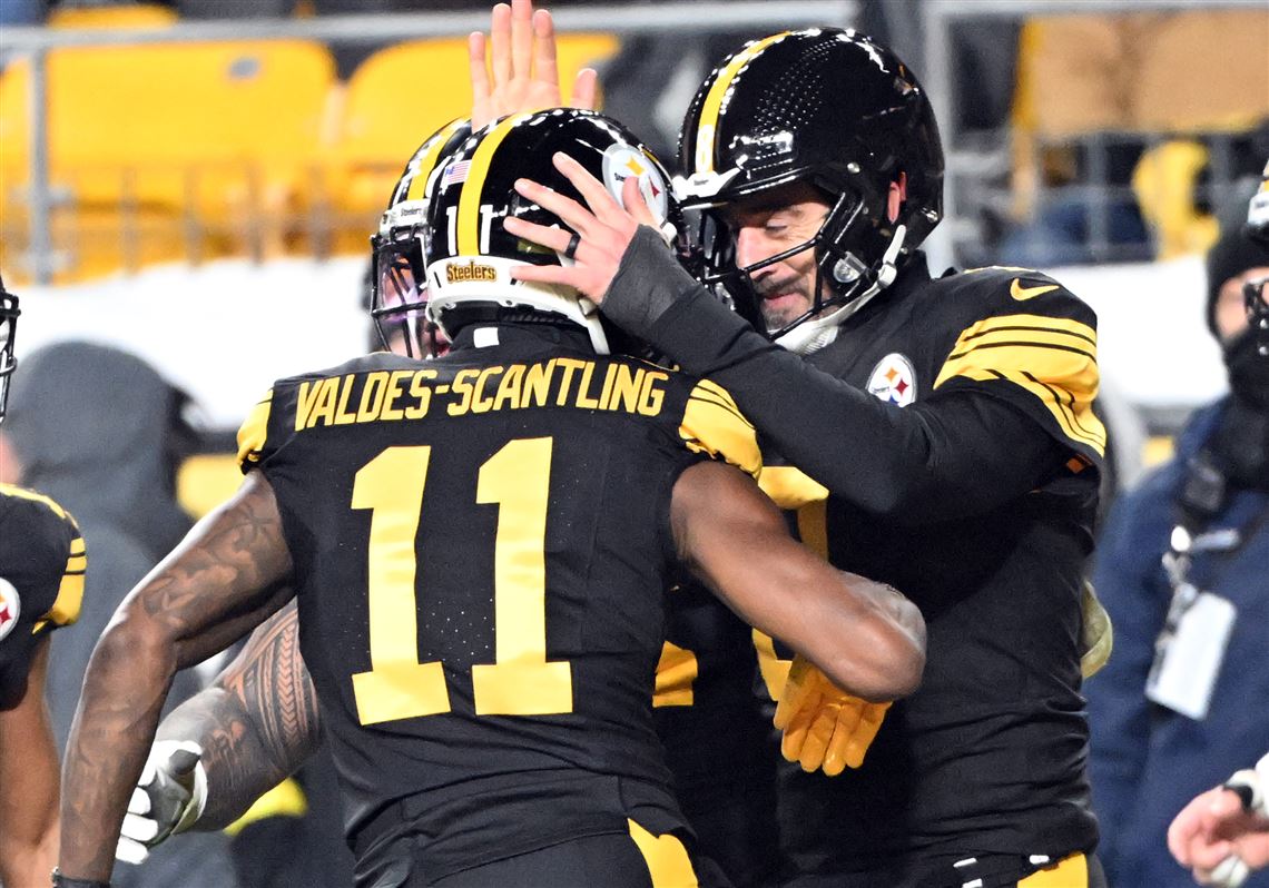 Brian Batko: With old QBs in the news and the spotlight, Aaron Rodgers fuels Steelers past Miami | Pittsburgh Post-Gazette