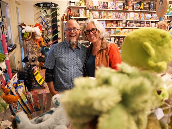 U.S. tariffs are having an uneven effect on holiday prices and purchases