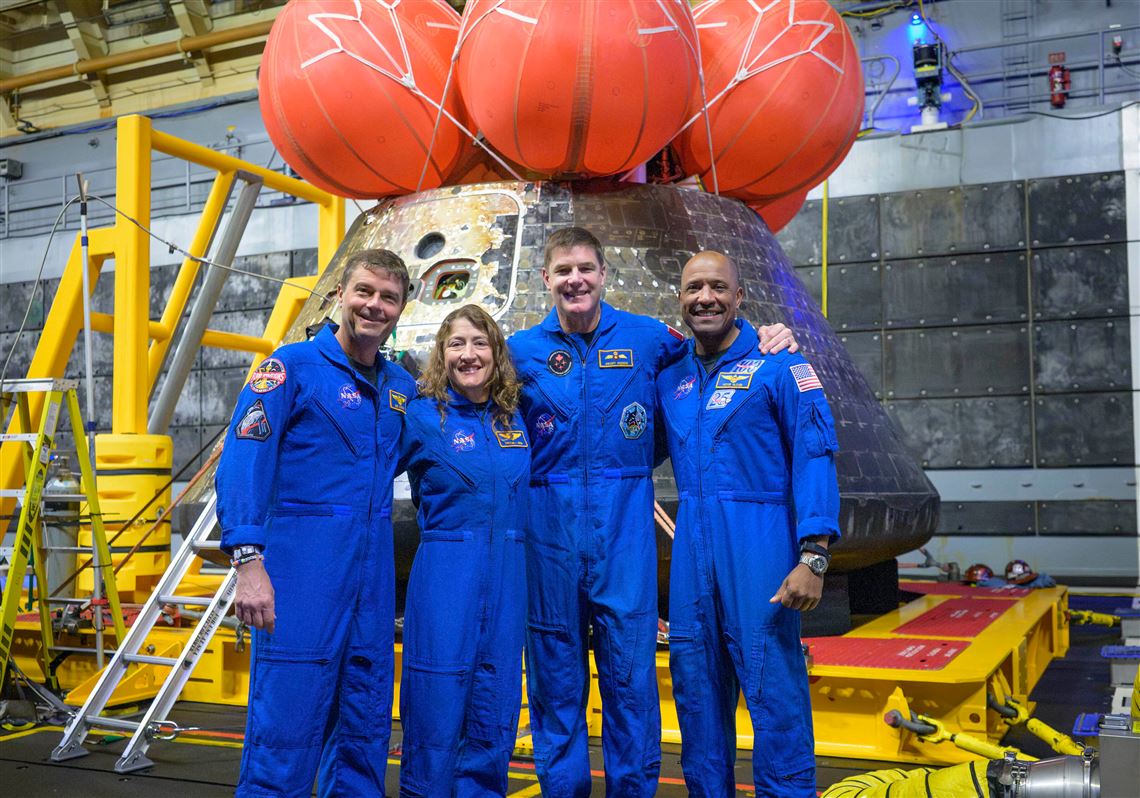Astronot perjalanan bulan Artemis II kembali pulang disambut tepuk tangan setelah perjalanan rekor