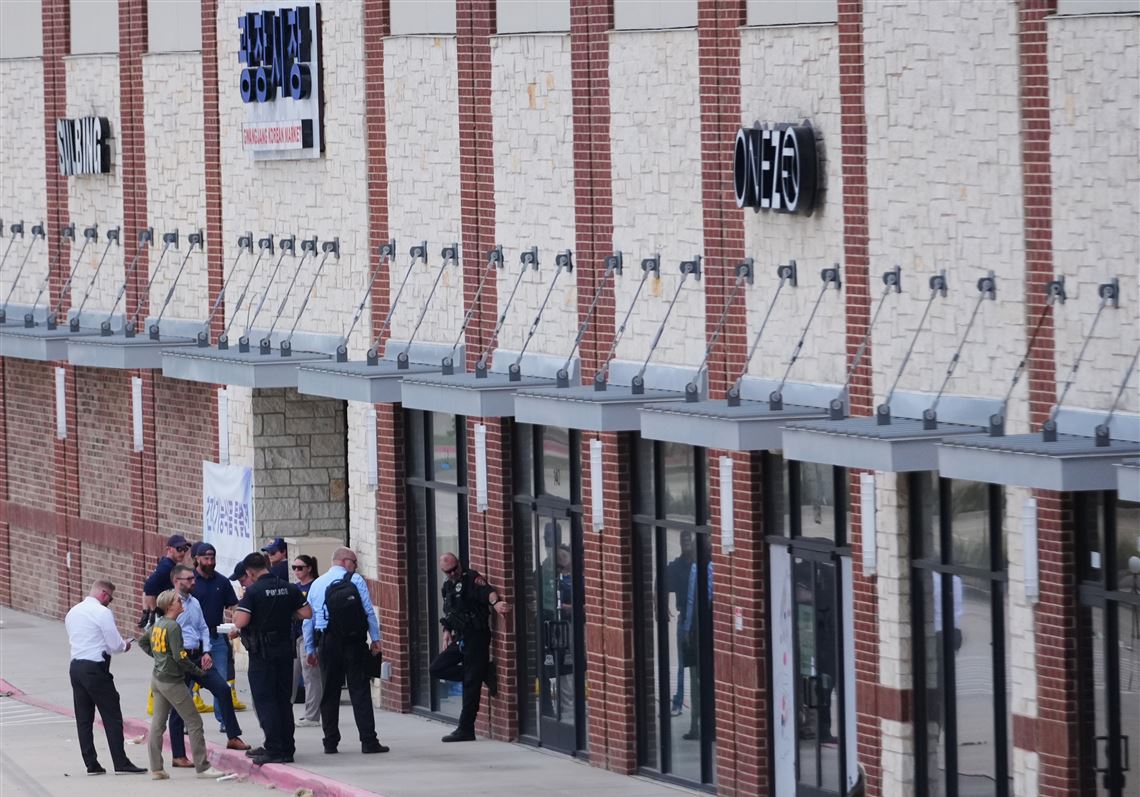 2 killed and 3 injured in shootings near a shopping mall north of ...