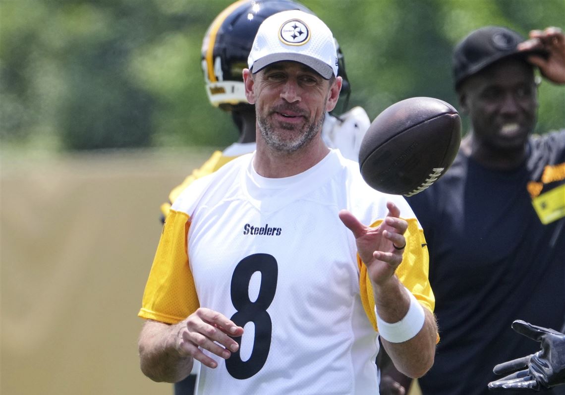 Was Aaron Rodgers' return inevitable? Can he help brings rookies along?