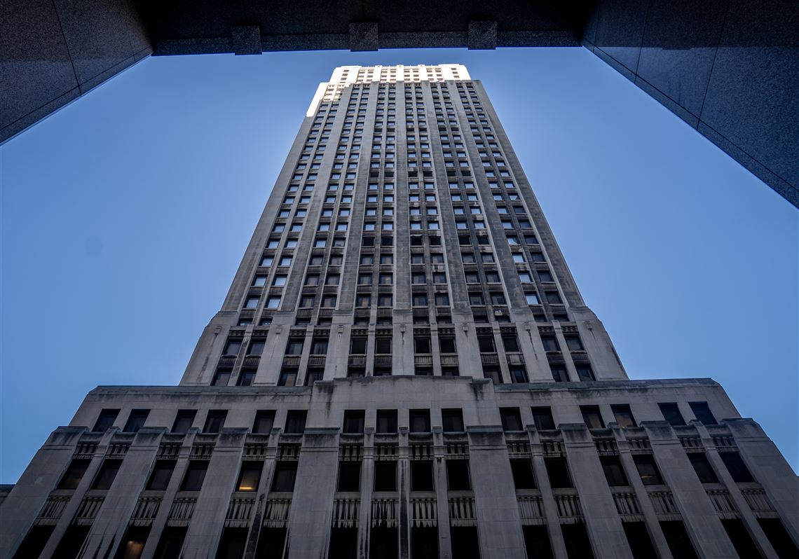Man accused of trespassing on roof of Pittsburgh’s Gulf Tower could stand trial