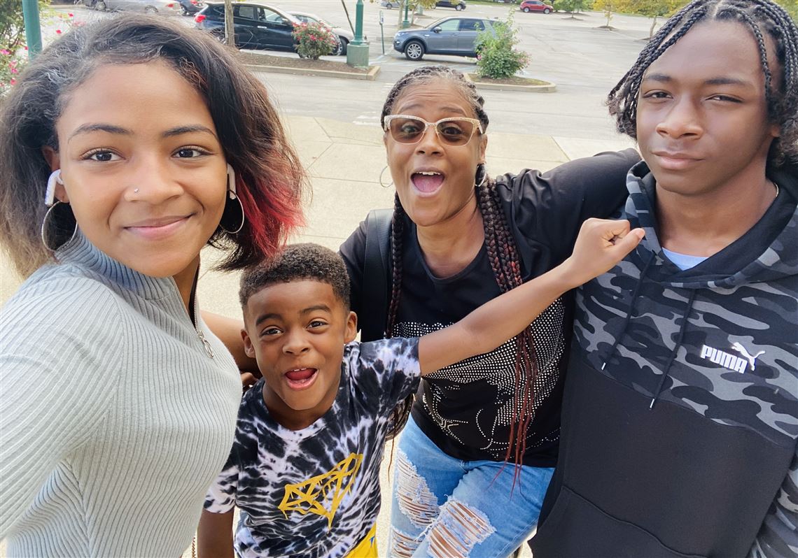 'Am I mommy or boss?': Families in business together make it work