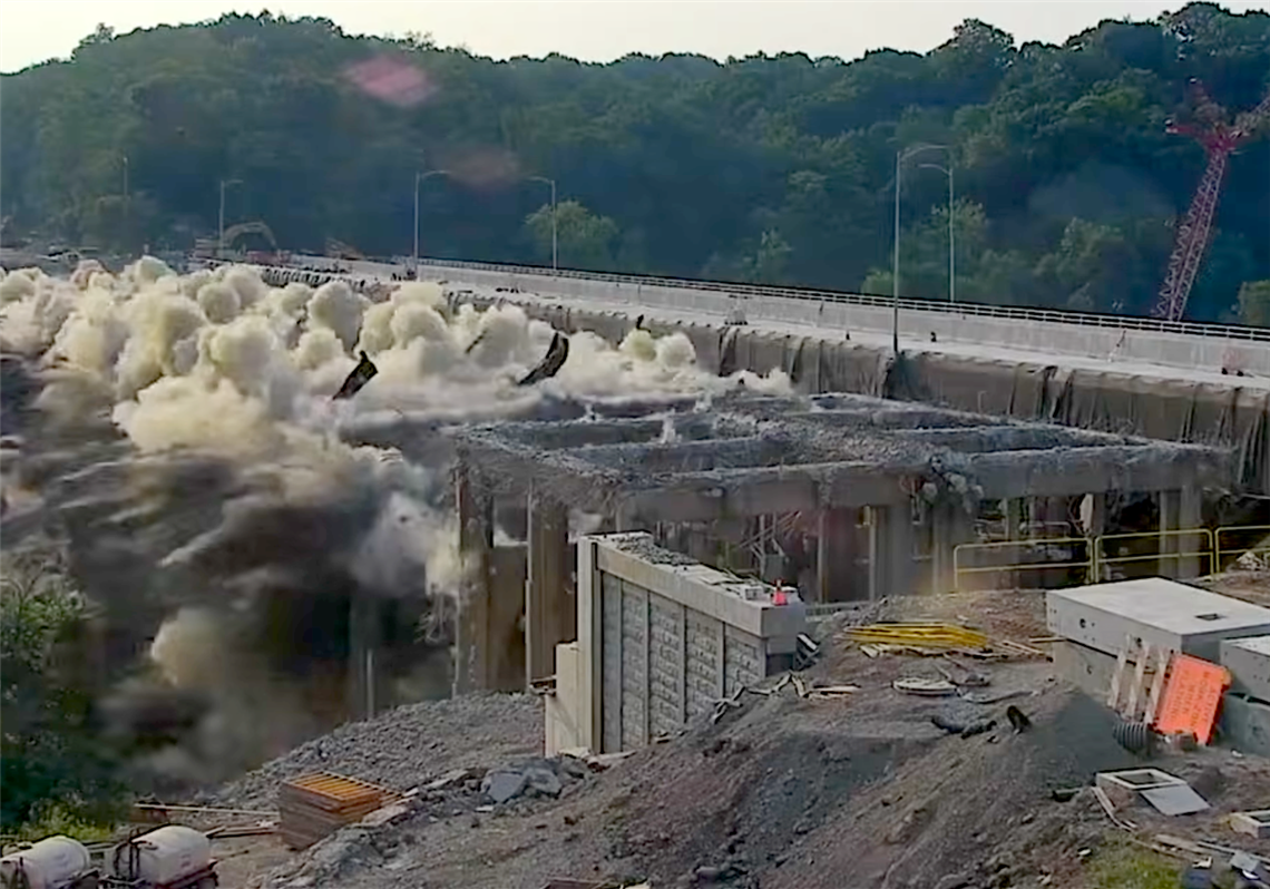 Watch Pittsburgh’s Commercial Street Bridge dramatically come tumbling down!
