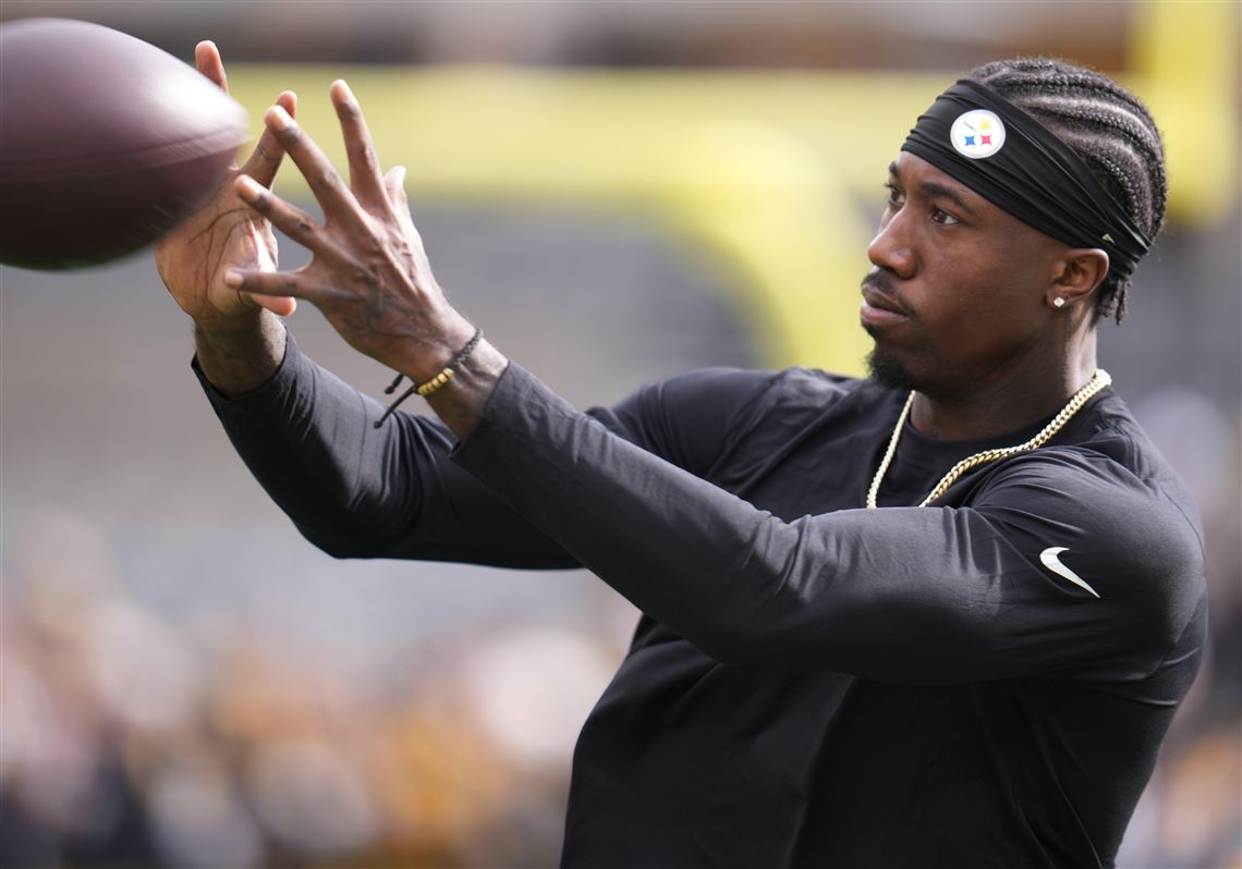 What does the Steelers' hold-in history tell us about the Joey Porter Jr. situation?