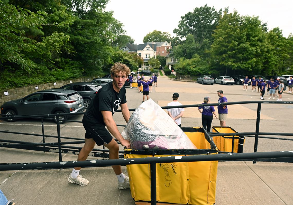 Thousands of new students are moving into Pittsburgh — but keeping them here has been an elusive goal