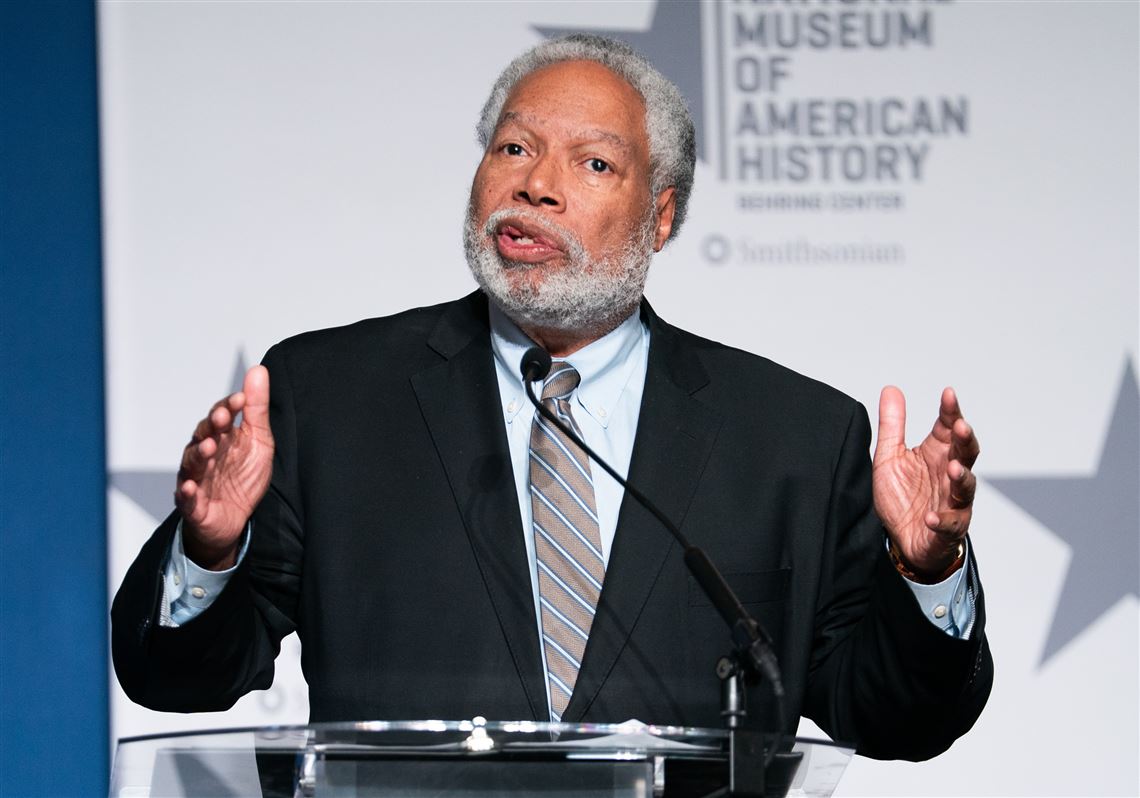 Lonnie Bunch to retire from Smithsonian leadership following clash with Trump administration
