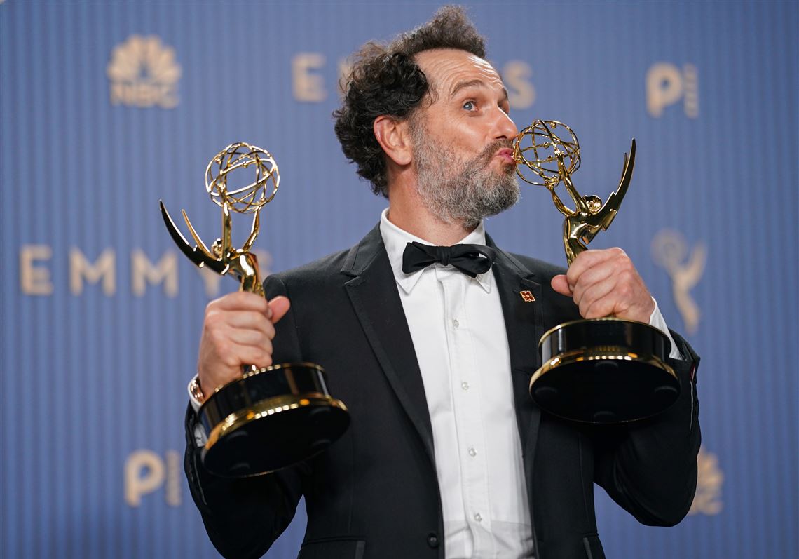 Emmy Awards: किसी ने जीता दिल तो किसी के अतरंगी लुक ने उड़ाए होश, देखें Best-Worst Dressed List 6 2026 Emmy Awards Press Room 1789442265