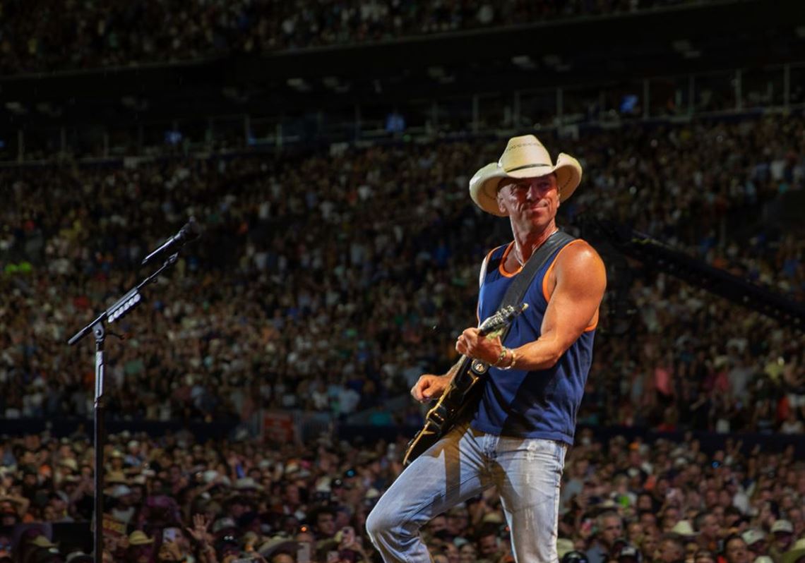 Kenny Chesney will tour in 2027, playing in Pittsburgh over Memorial Day weekend